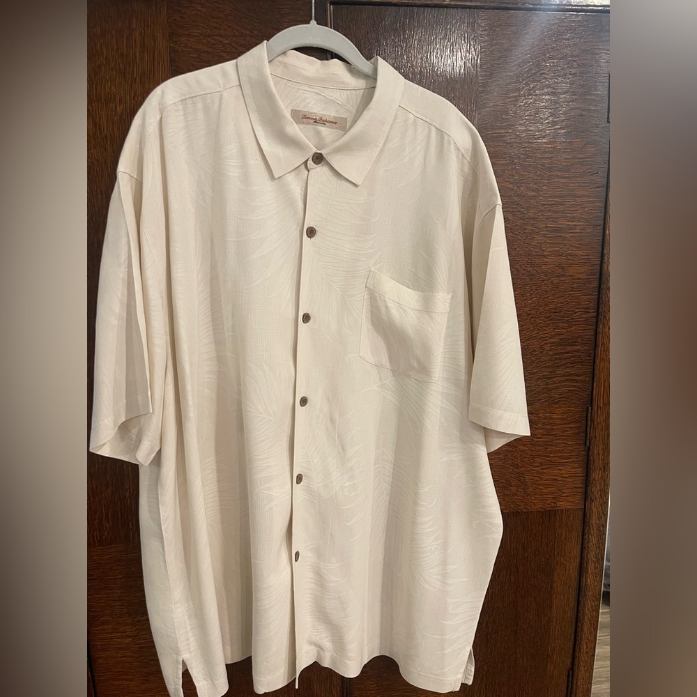 Tommy Bahama Men's Cream Short Sleeve Shirt slik